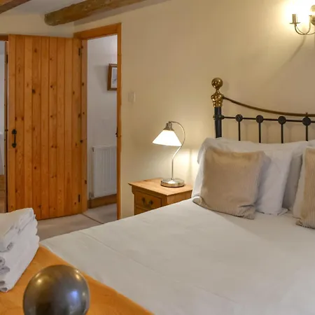 Hidey-hole וויטבי